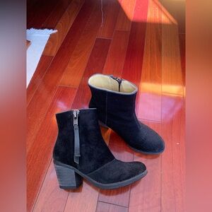 Bussola Vintage Black Suede Ankle Booties